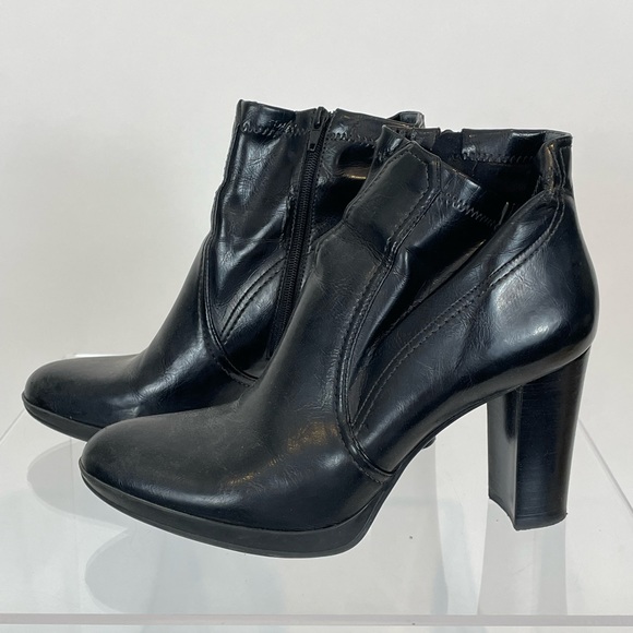 BLACK BOOTIE HEEL - Picture 2 of 6